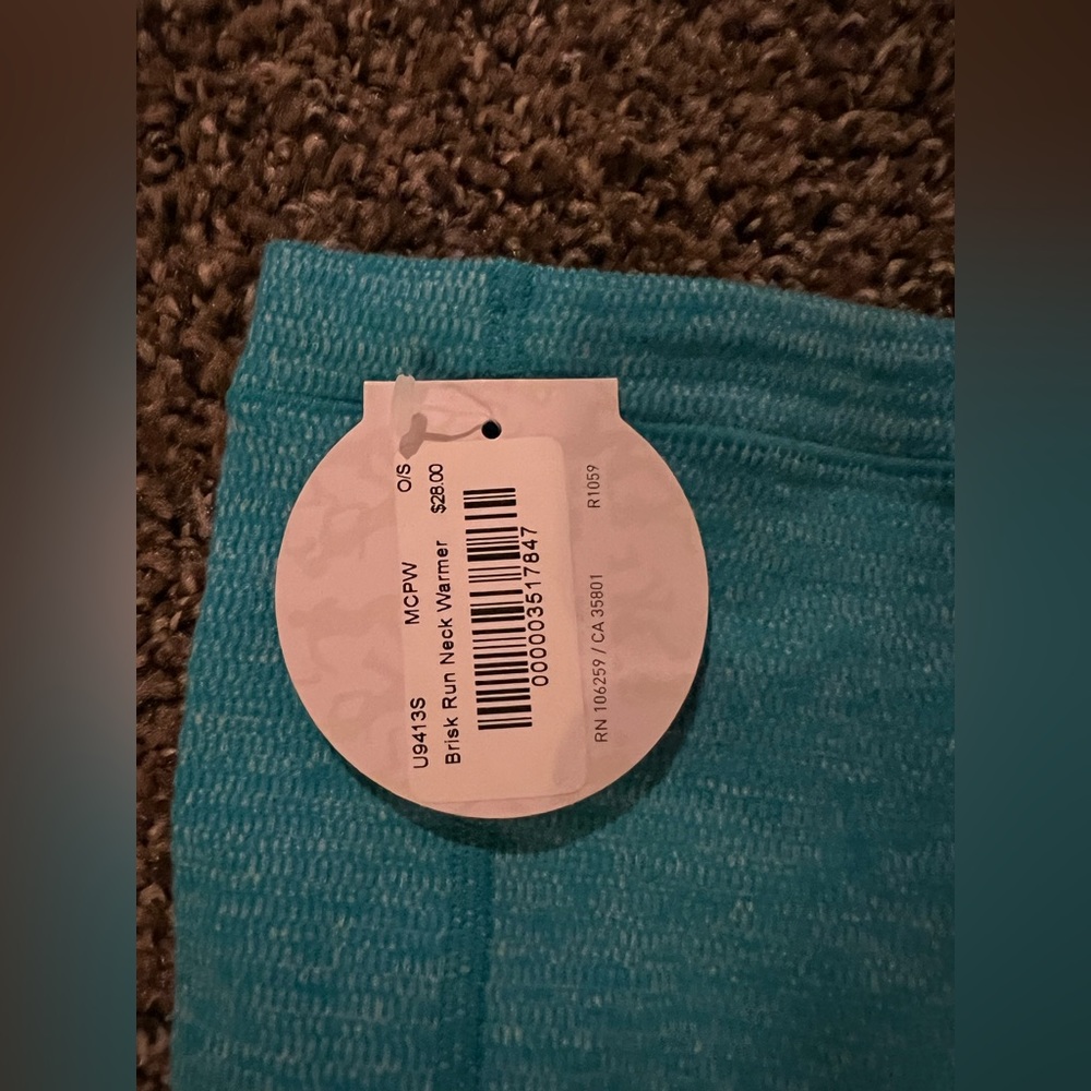 Lululemon brisk run neck warmer